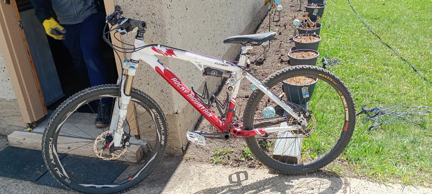 Rocky Mountain Element Mountain Bike