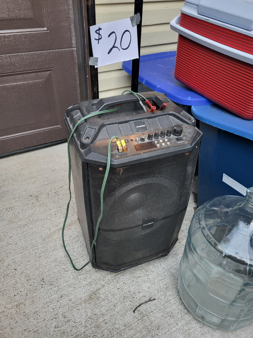 12 volt clip to battery Sylvania Portable camping speaker