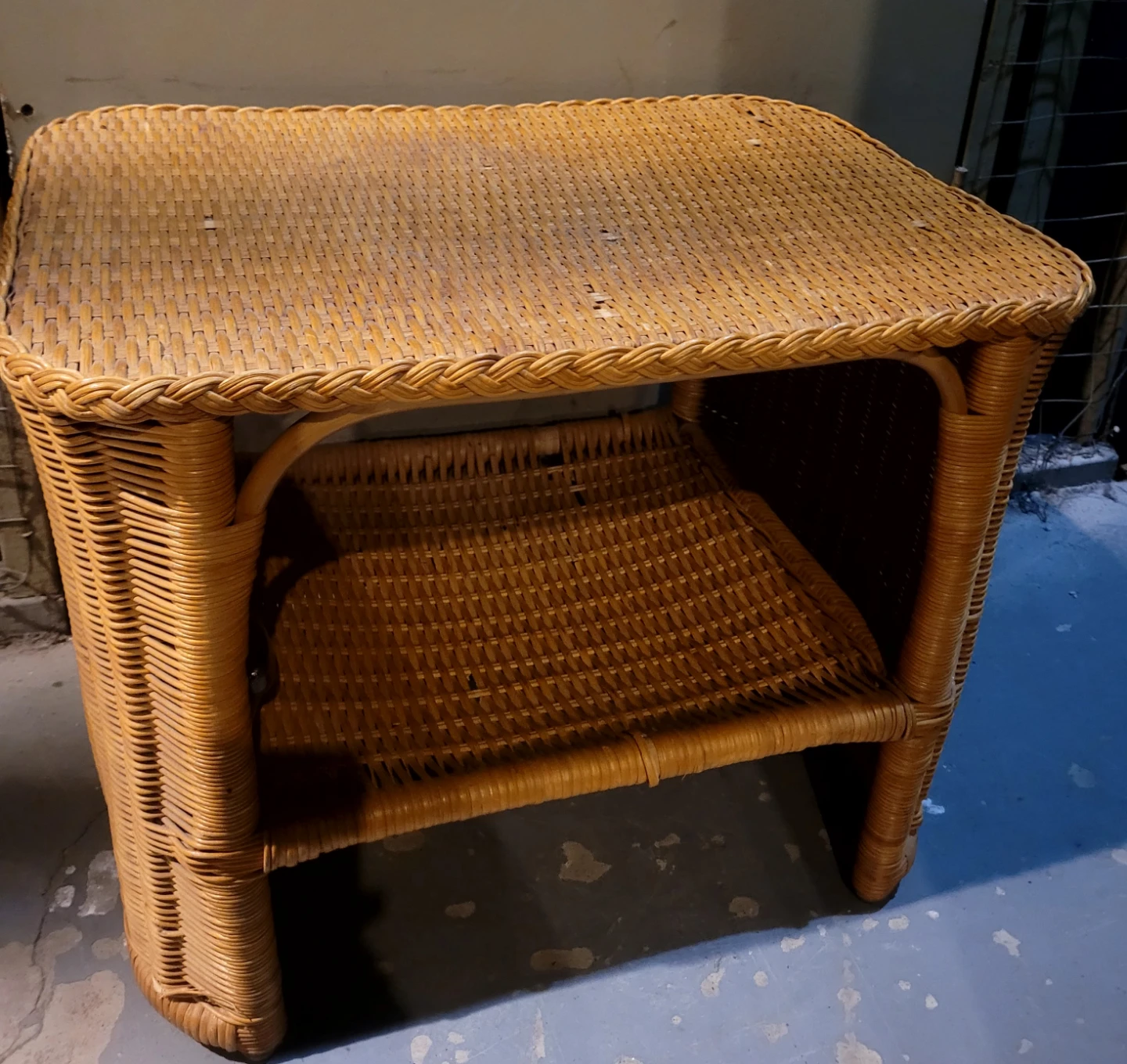 Wicker Side Table with Shelf🥕🌱 bingo