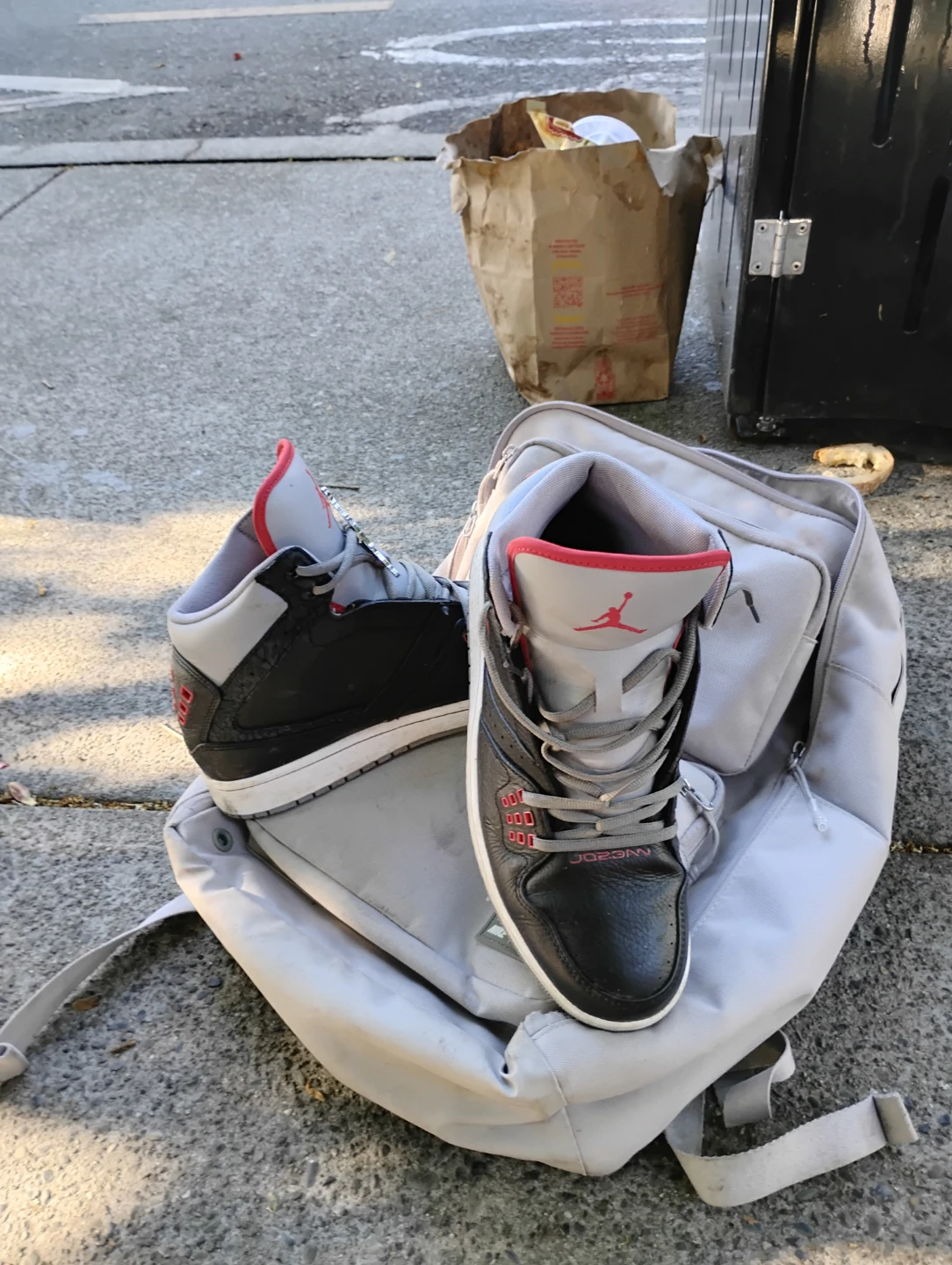 Air Jordan 1 Mid Shoes Black Grey Red - photo 3
