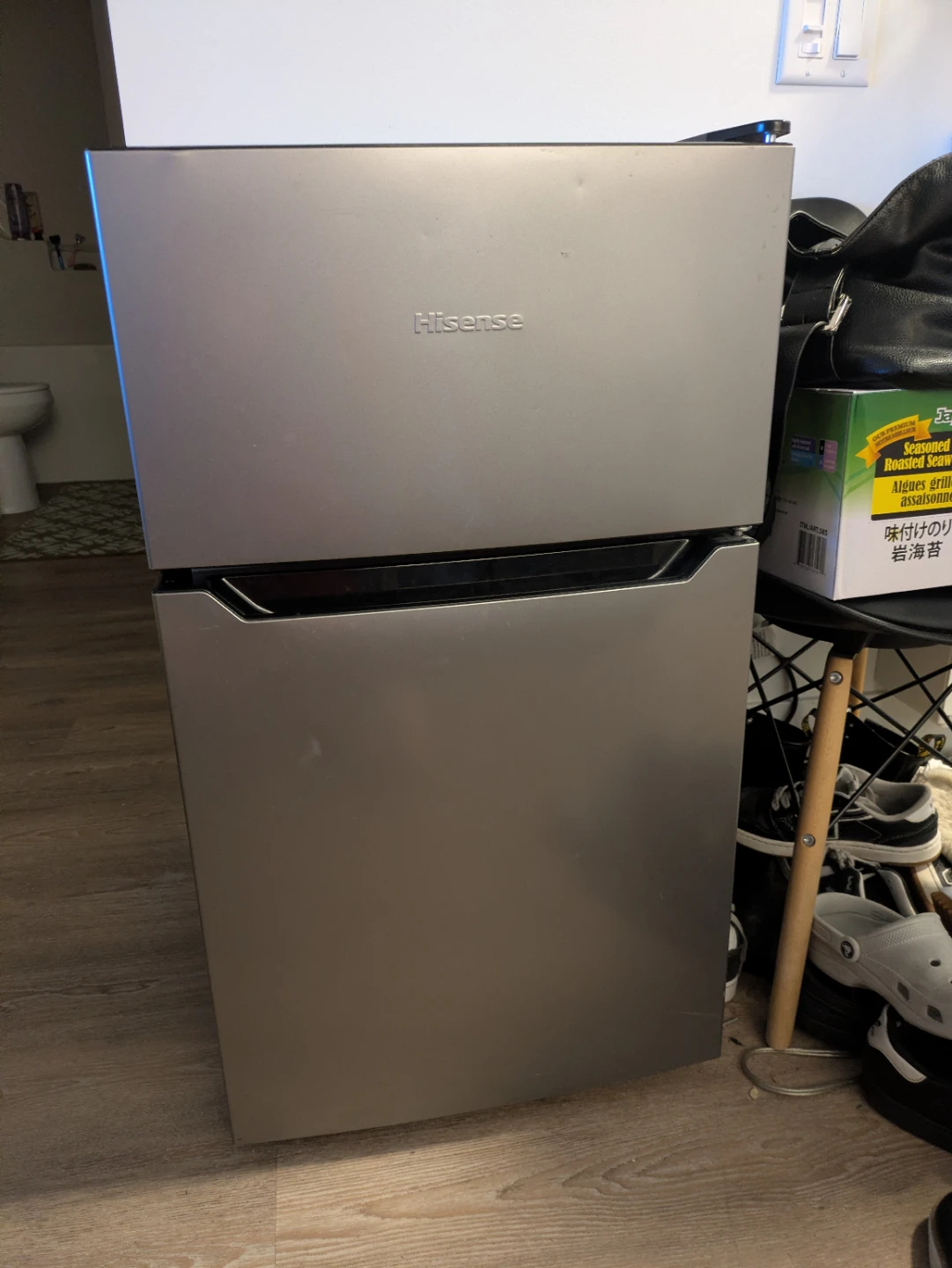 Hisense Mini Fridge - photo 2