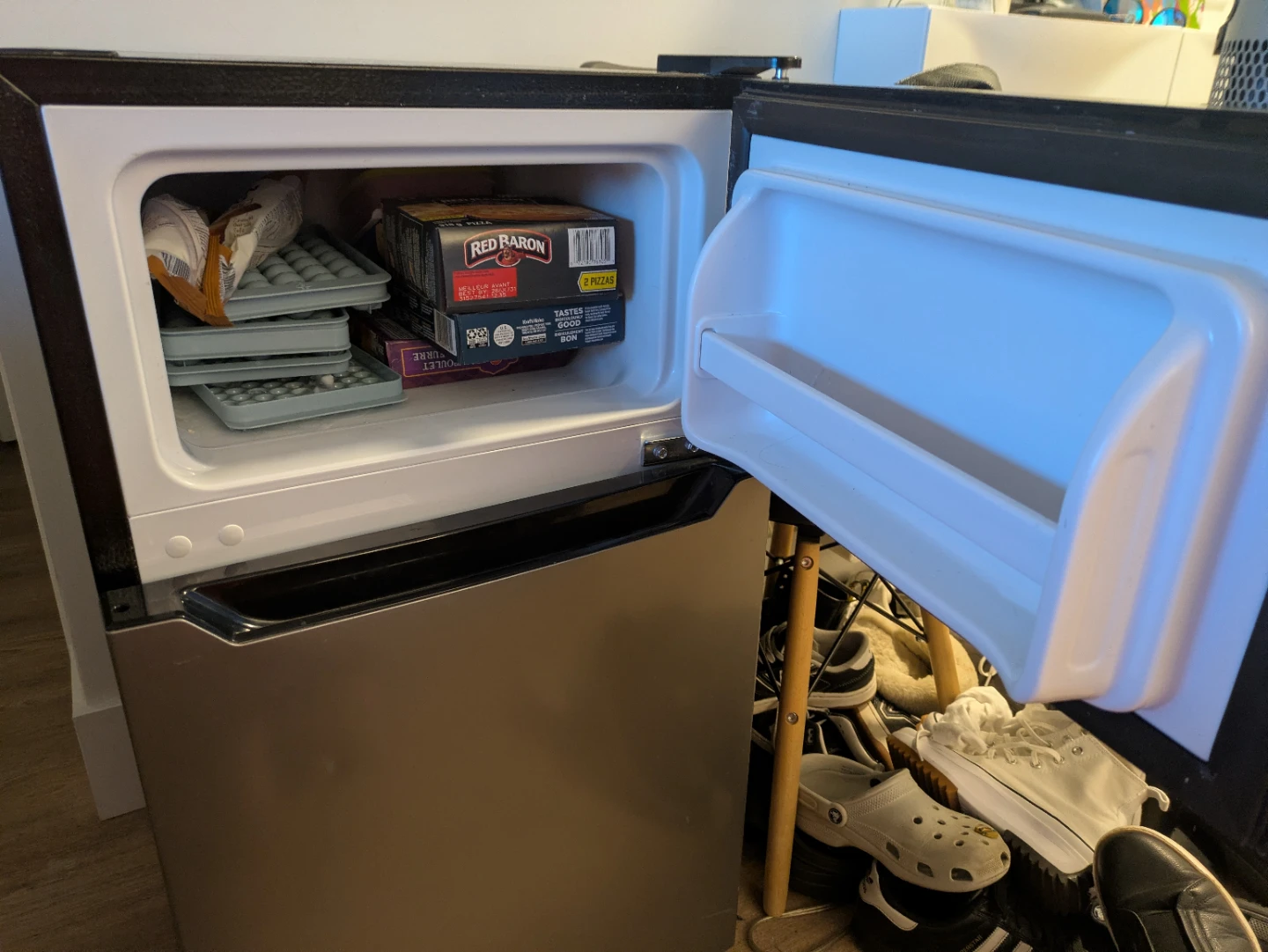 Hisense Mini Fridge - photo 4