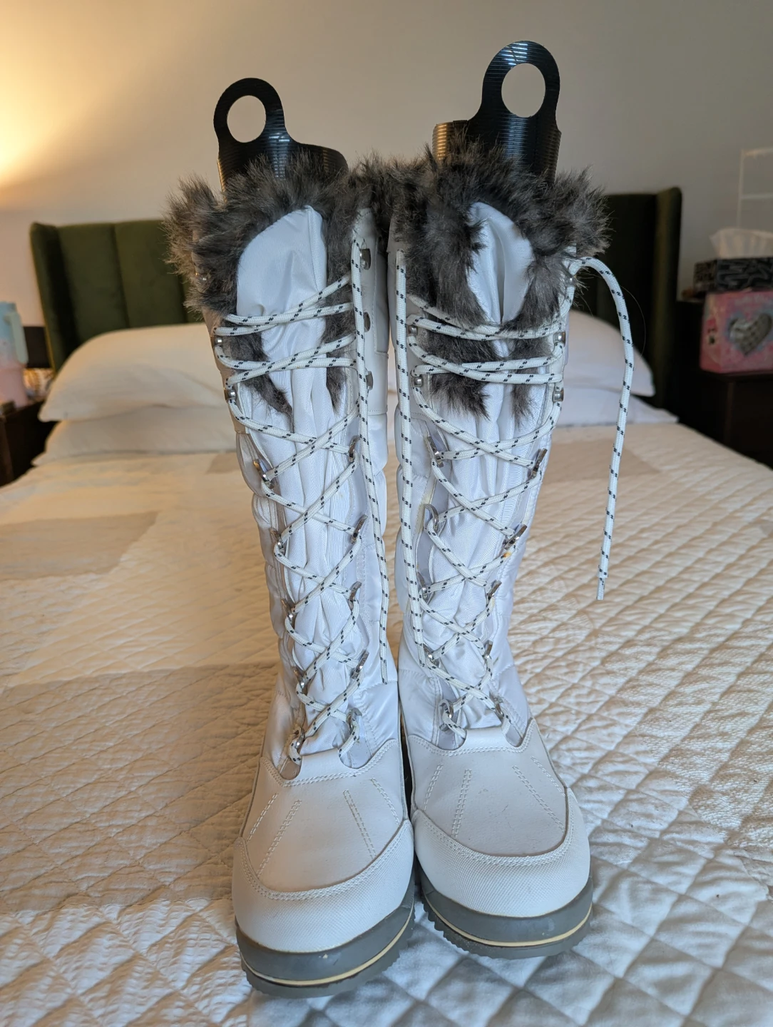 US11 ALDO White Fuax Fur Trimmed Winter Boots