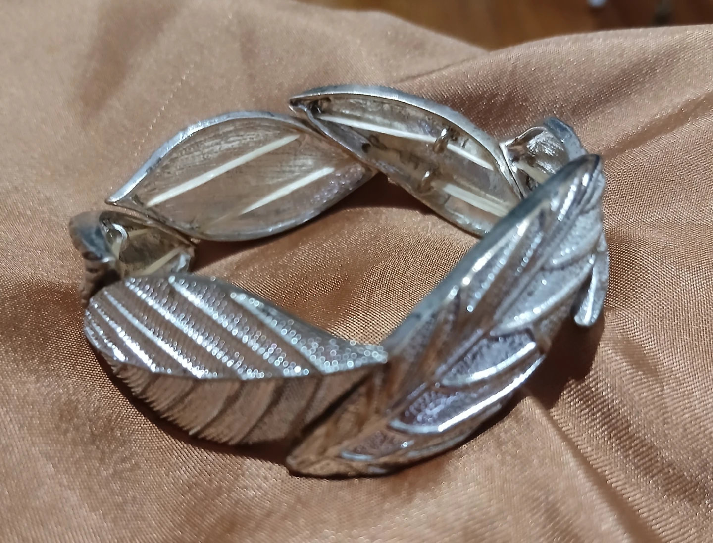 Silver Leaf Pattern Bracelet