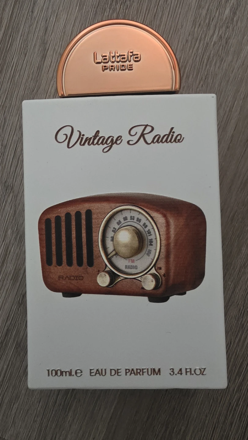 Lattafa Vintage Radio Eau de Parfum 100ml