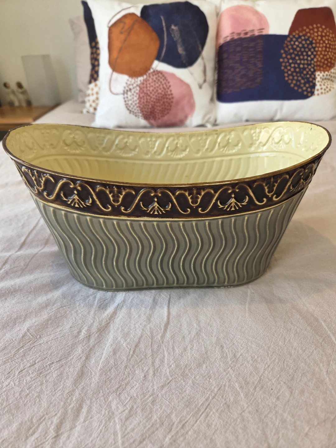 Painted Metal Oval Bin