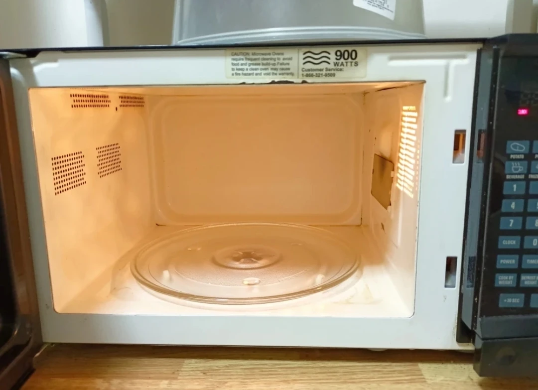 Rival Microwave Oven - photo 2