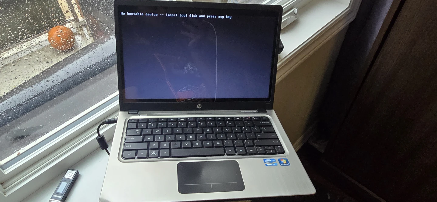 HP Laptop no operating system installed - photo 4