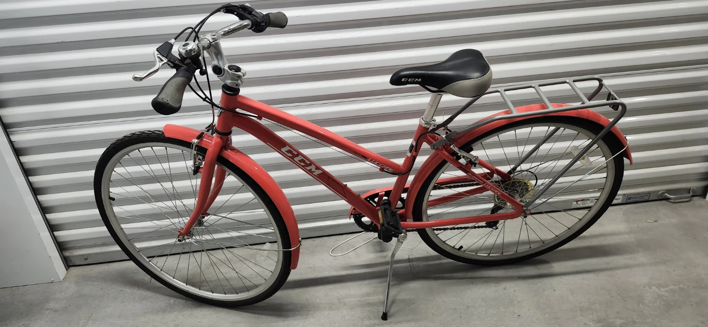 Like new ccm 27" tire  16 " frame, 7 speed road bike