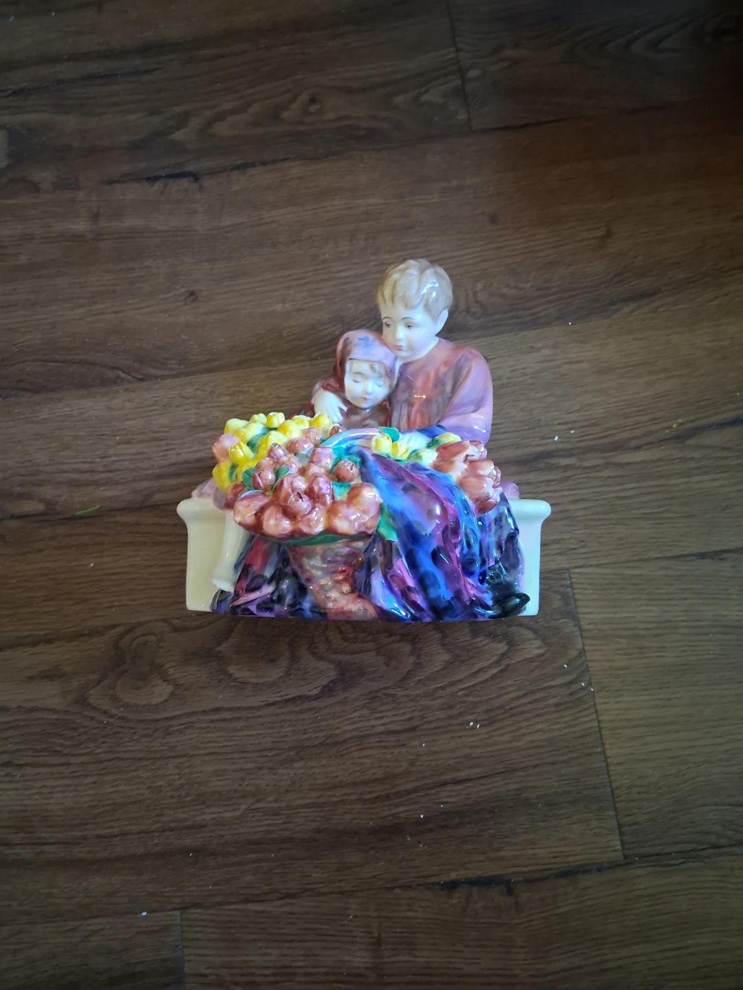 Royal Doulton "The Flower Seller's Companion" HN 2733 - photo 3