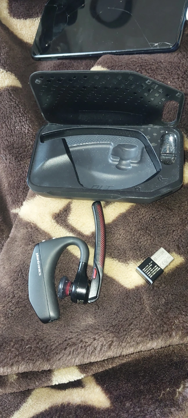 Plantronics Voyager 5200 Bluetooth Headset with Case and Dongle