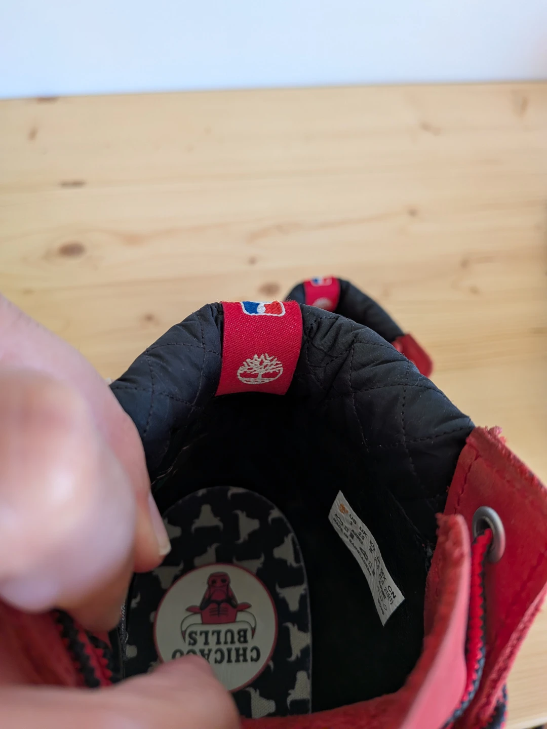 Timberland x Chicago Bulls Red Boots - Youth Size 3 - photo 2