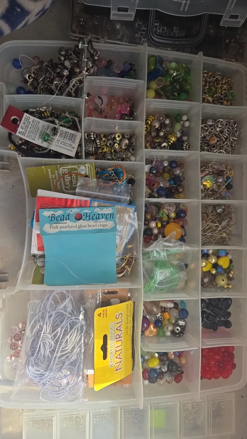 Jewelry Making Supplies Bead & Findings Organizer - photo 4