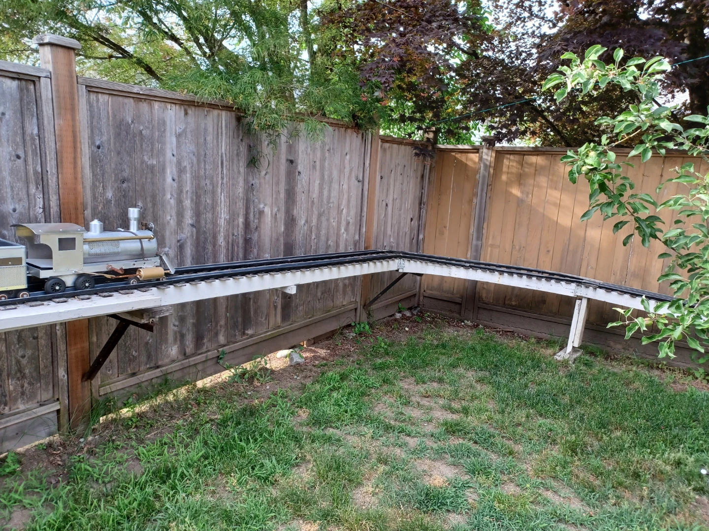 Garden Train Track Set with Engine and Car - photo 4