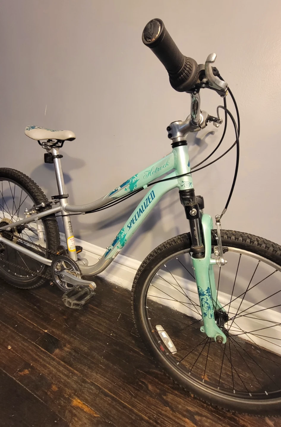 Specialized Hotrock Mountain Bike - photo 3