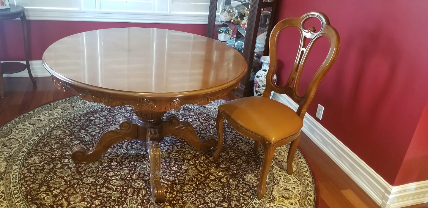 Wood Dining Table with Carved Pedestal Base and 6 chairs