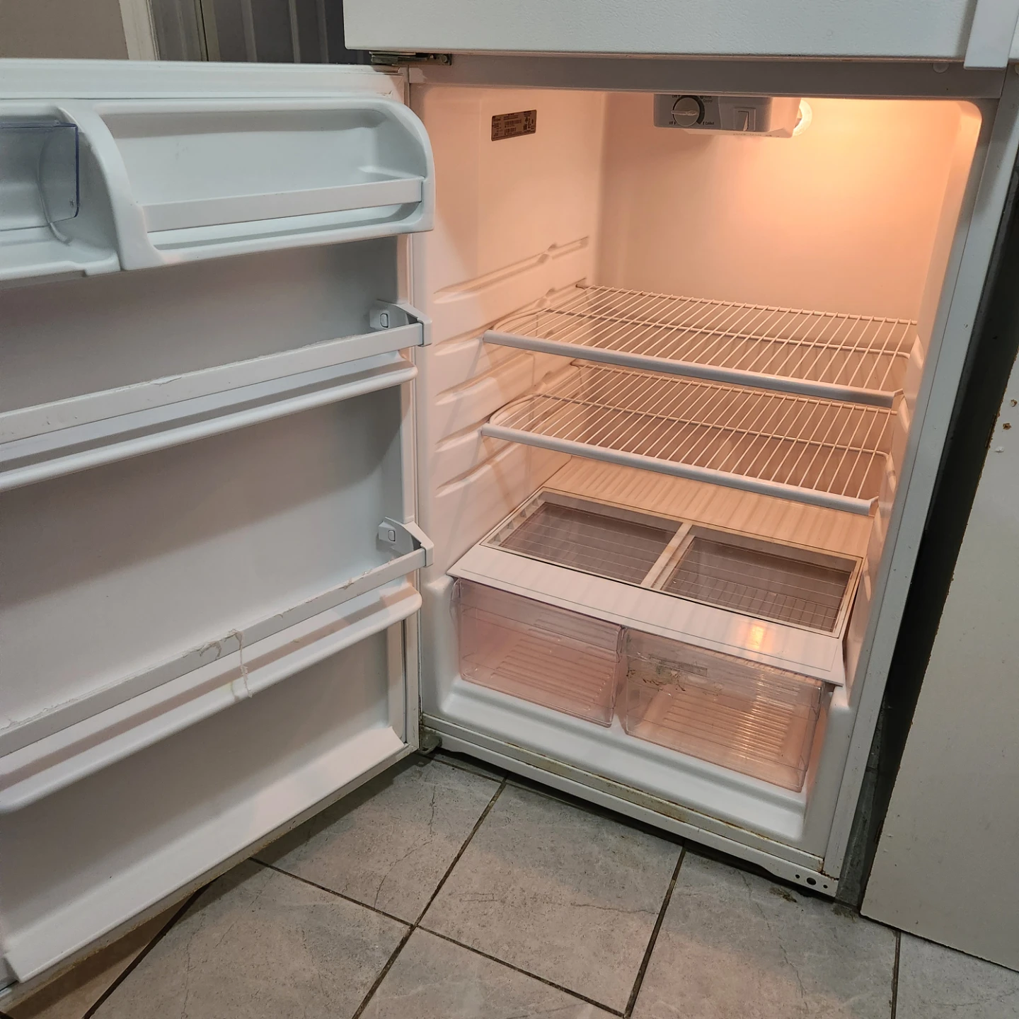White Whirlpool Refrigerator - photo 3