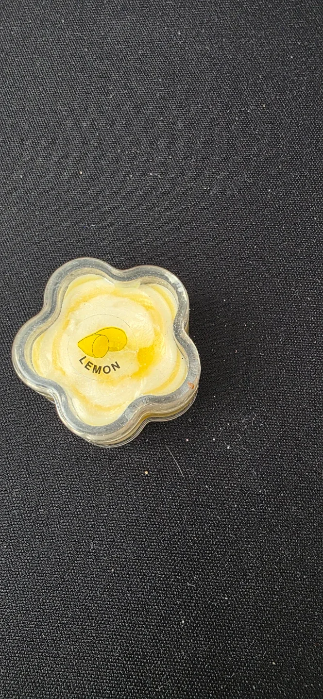 Lemon Scented lip balm