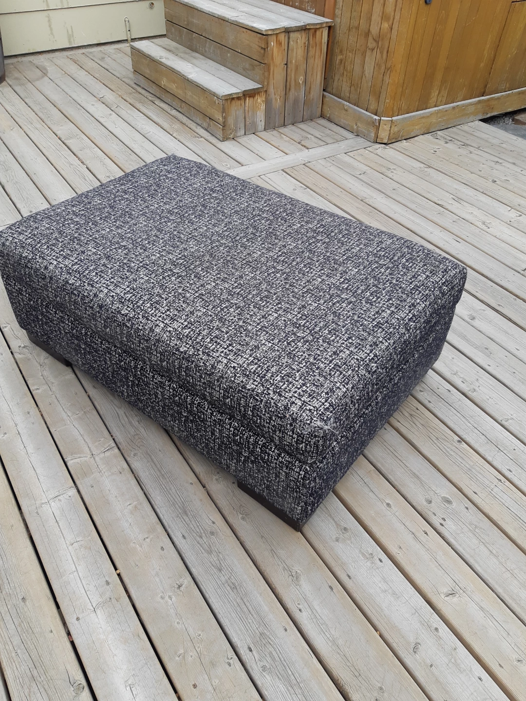 Free large ottoman