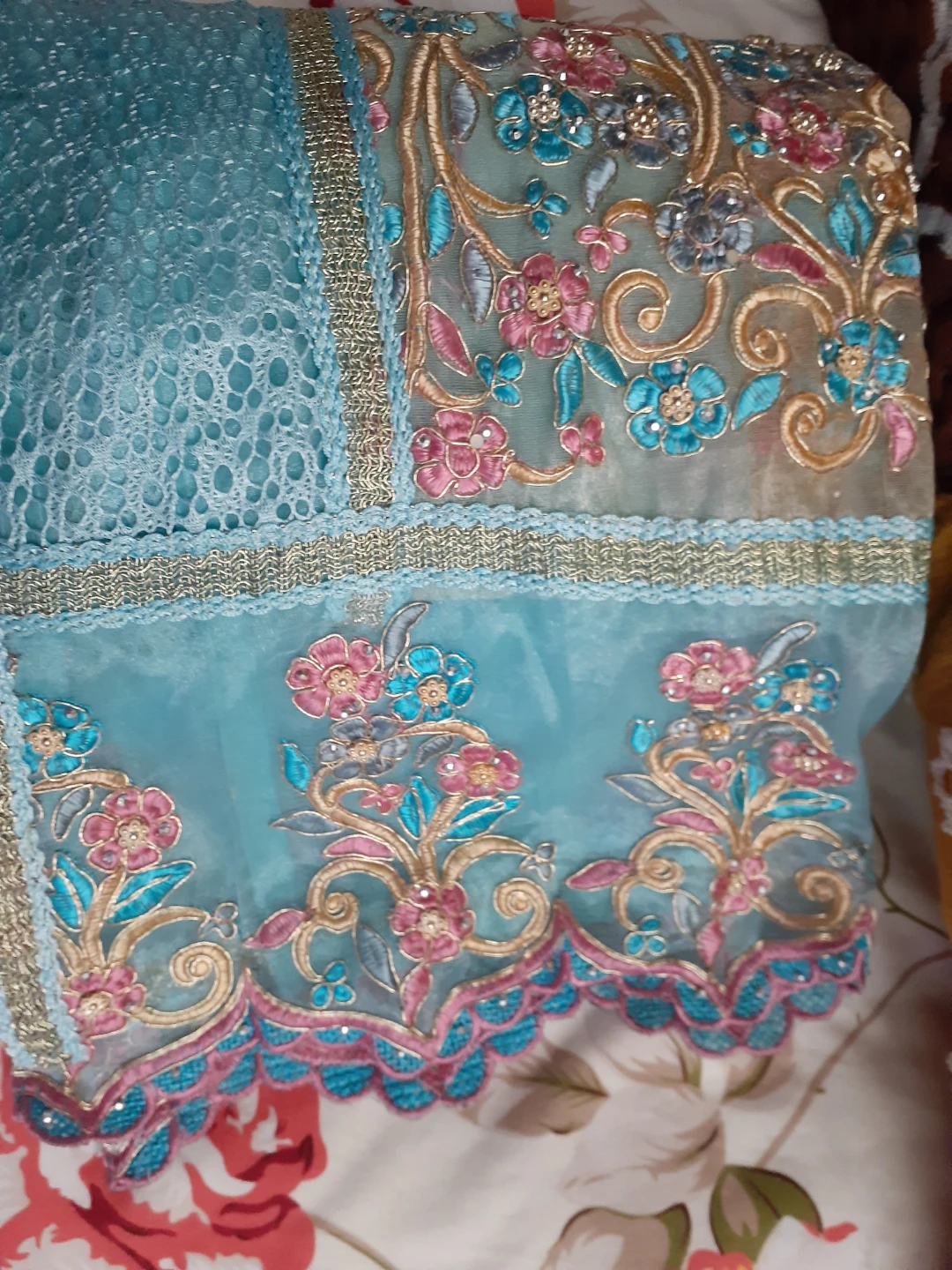 Embroidered Kurti Set with Teal Dupatta - photo 4