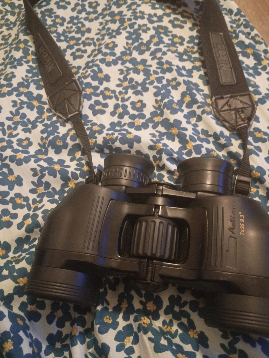 Nikon Action 7x35 9.3° Binoculars