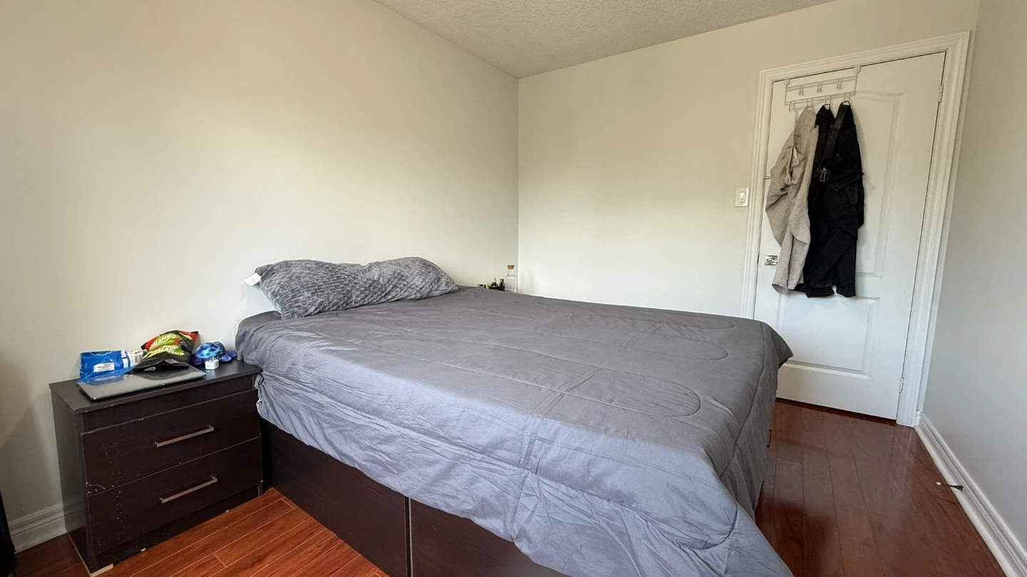 Private room for rent - photo 2
