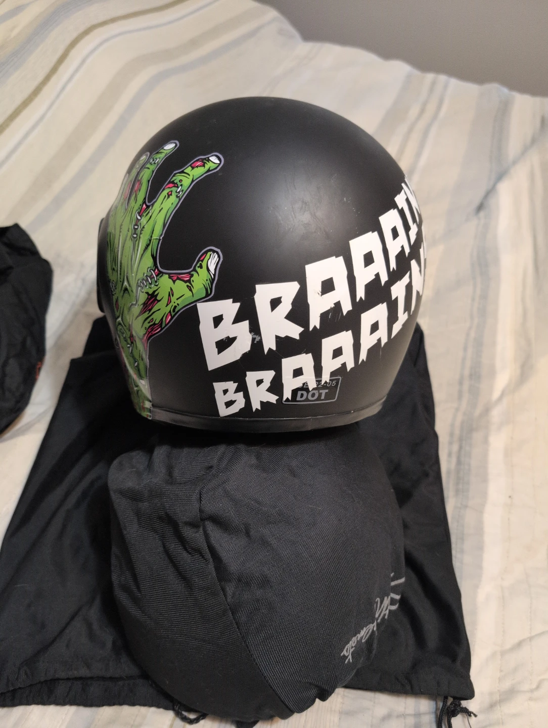 CKX Motorcycle Helmet with Zombie Graphics - photo 4