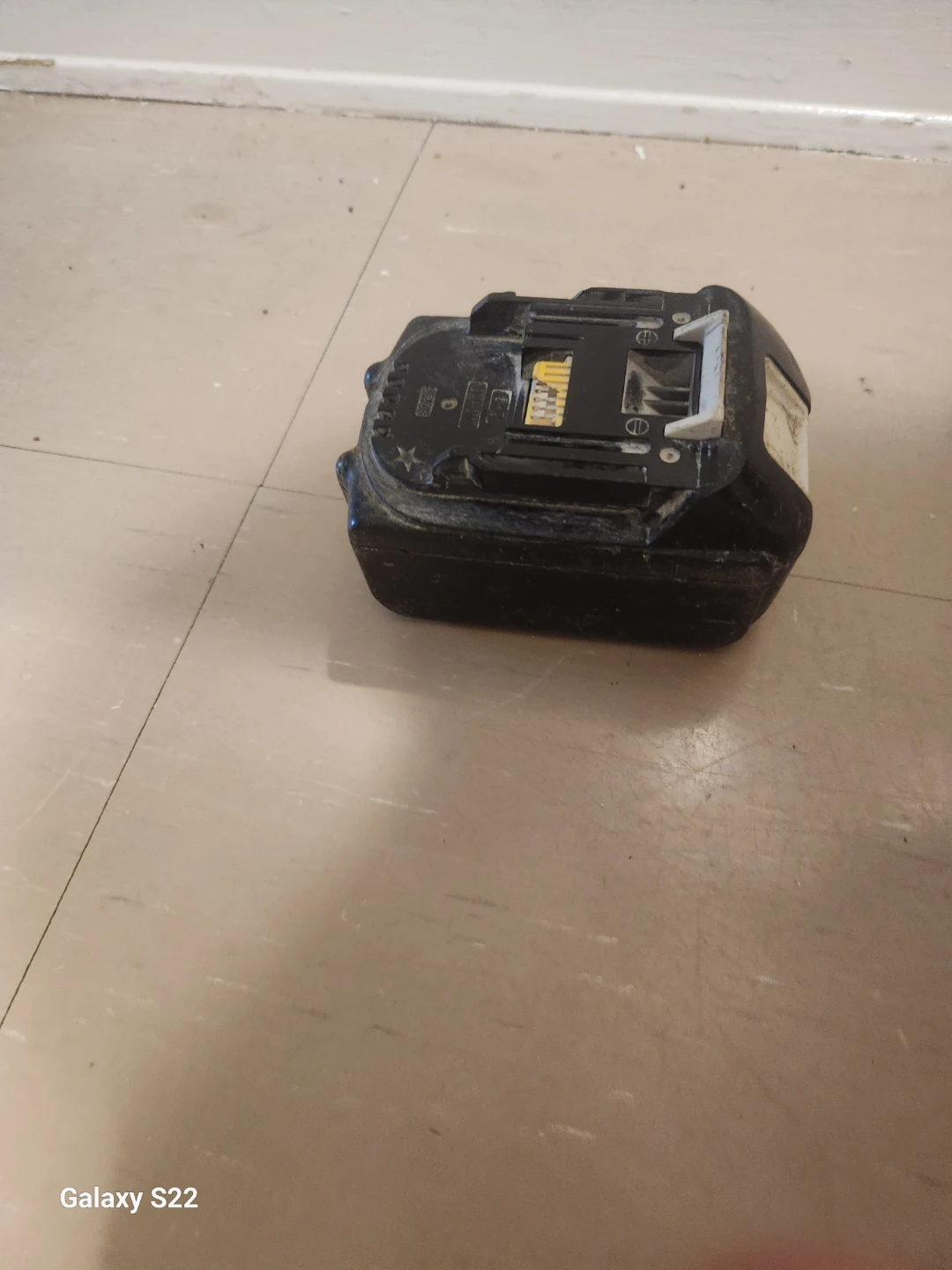 Used makita Battery - photo 2