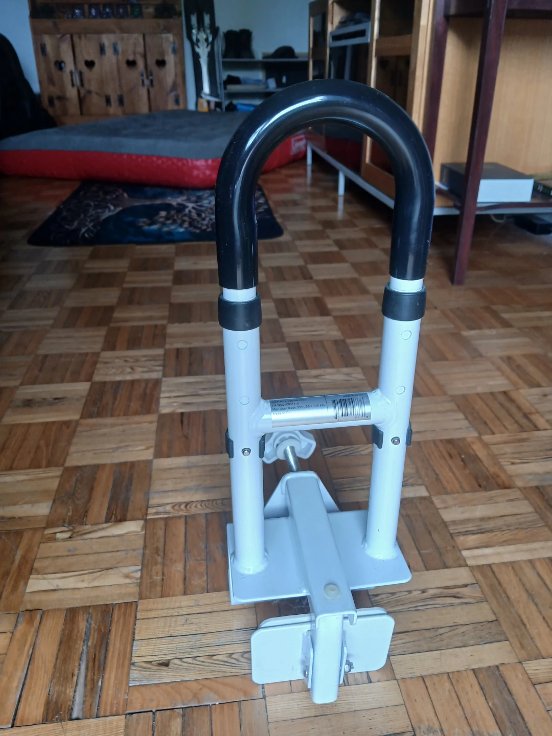 Adjustable bathtub grip - photo 2