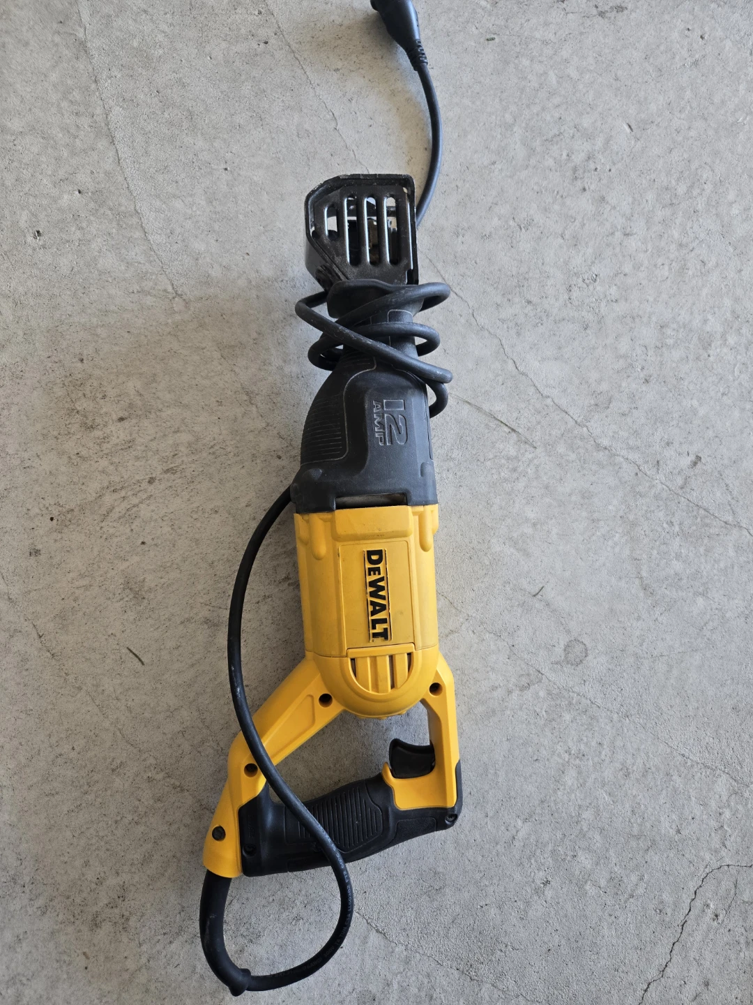 DEWALT DWE305 V.S. Reciprocating Saw