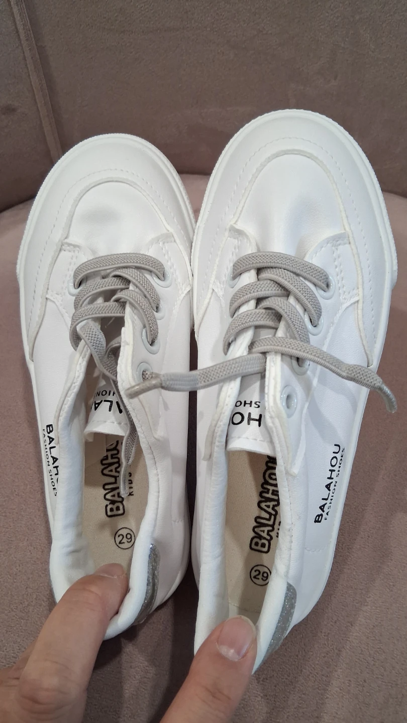 Casual white sneakers girls shoes size EU29 or US11.5