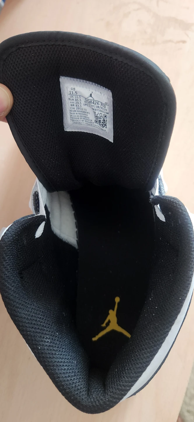 Jordan 1 Mid SE GS "Yellow Ochre" Size 11.5 (Youth) - photo 4