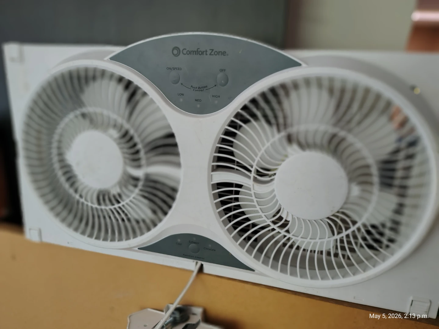 Electronic 10 Inch Window Fan Comfort Zone