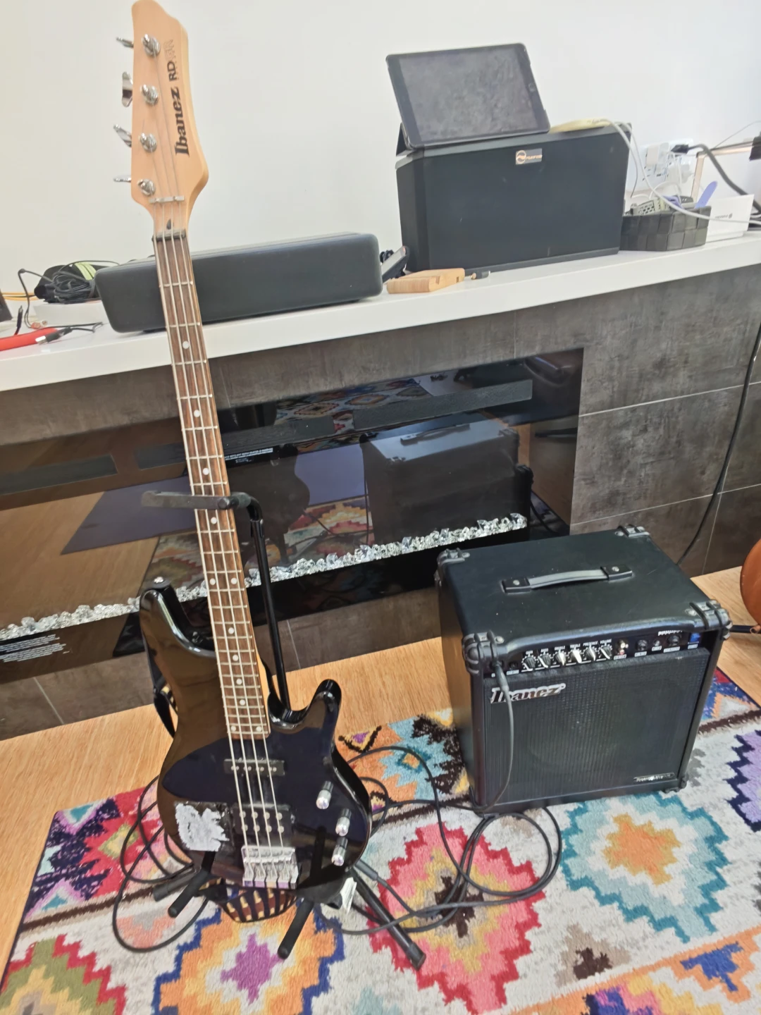 Ibanez RDGR Bass Guitar and Soundwave Amp - photo 2