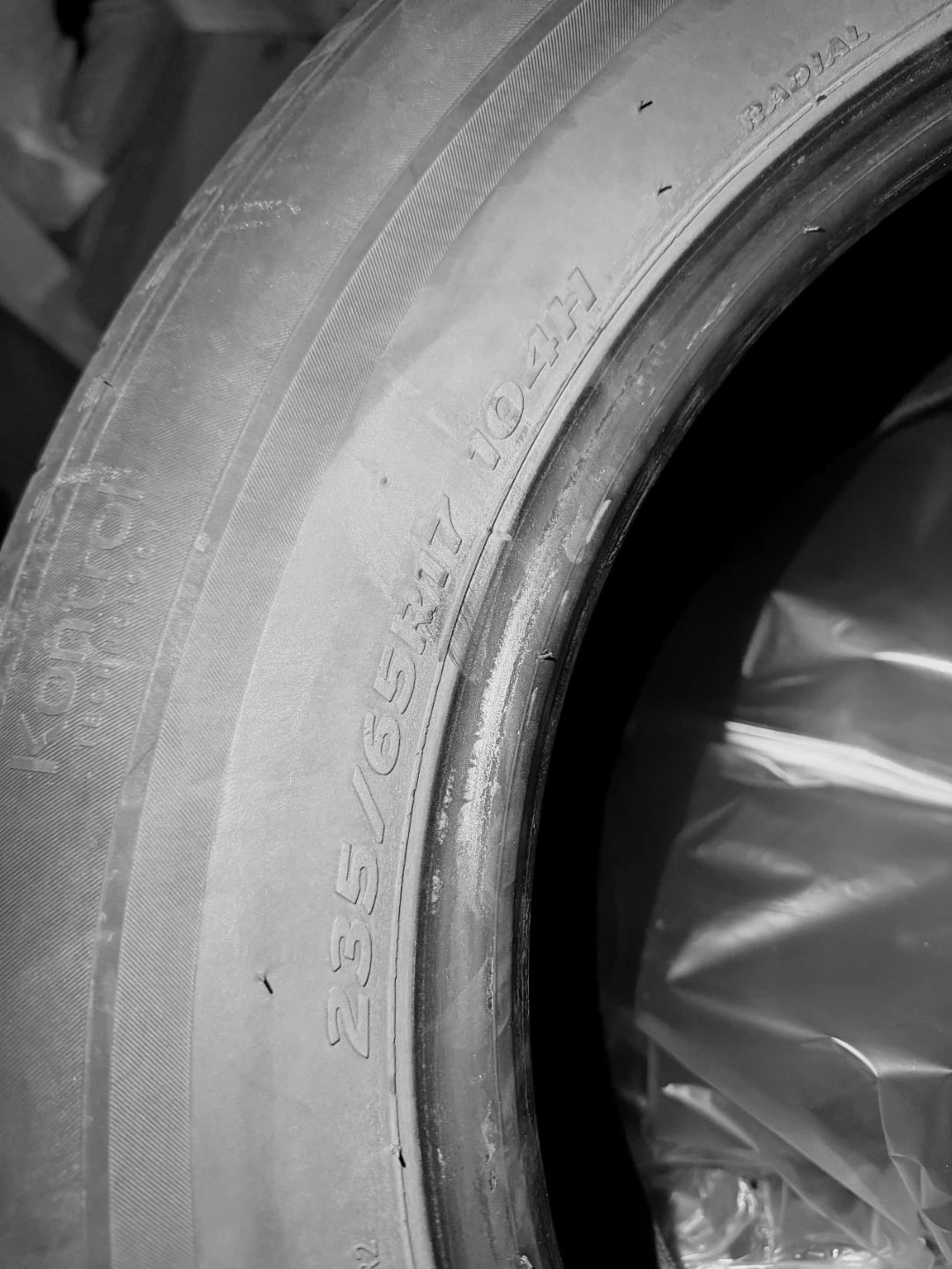 4 x Hankook Kinergy GT Tires 235/65R17 104H - photo 2