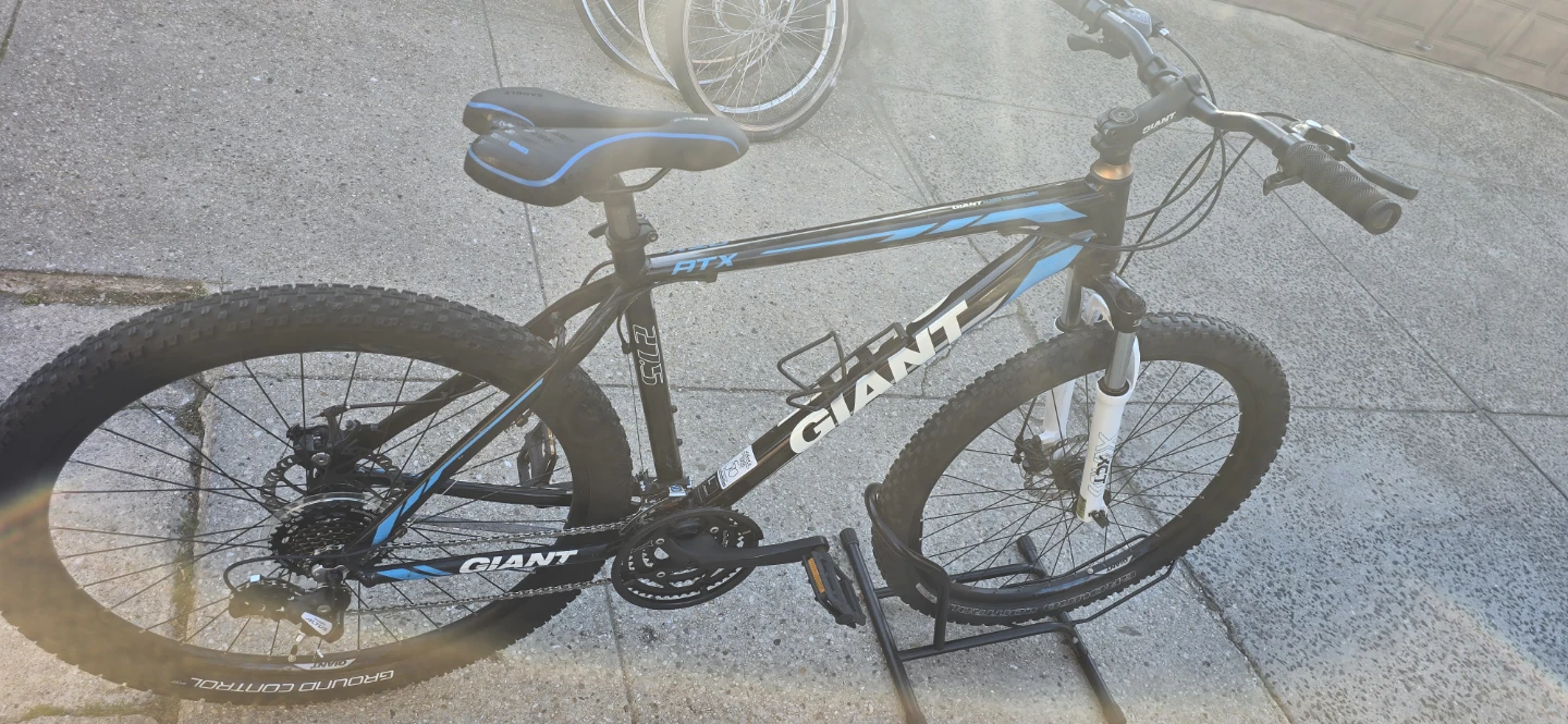 Giant ATX Mountain large Bike