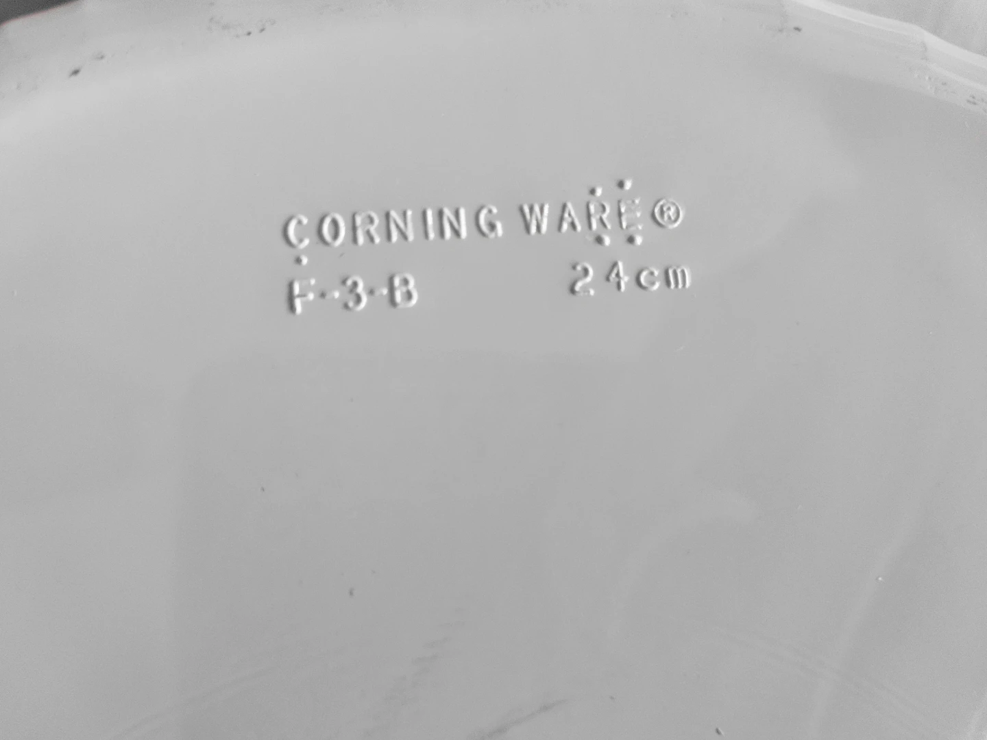 2 Corningware French White Quiche Dishes - photo 3