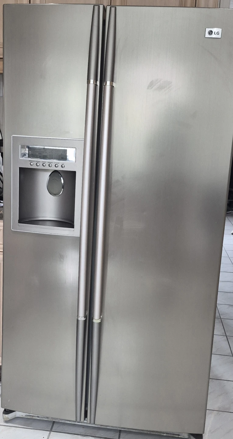 LG Stainless Steel Side-by-Side Refrigerator - photo 3