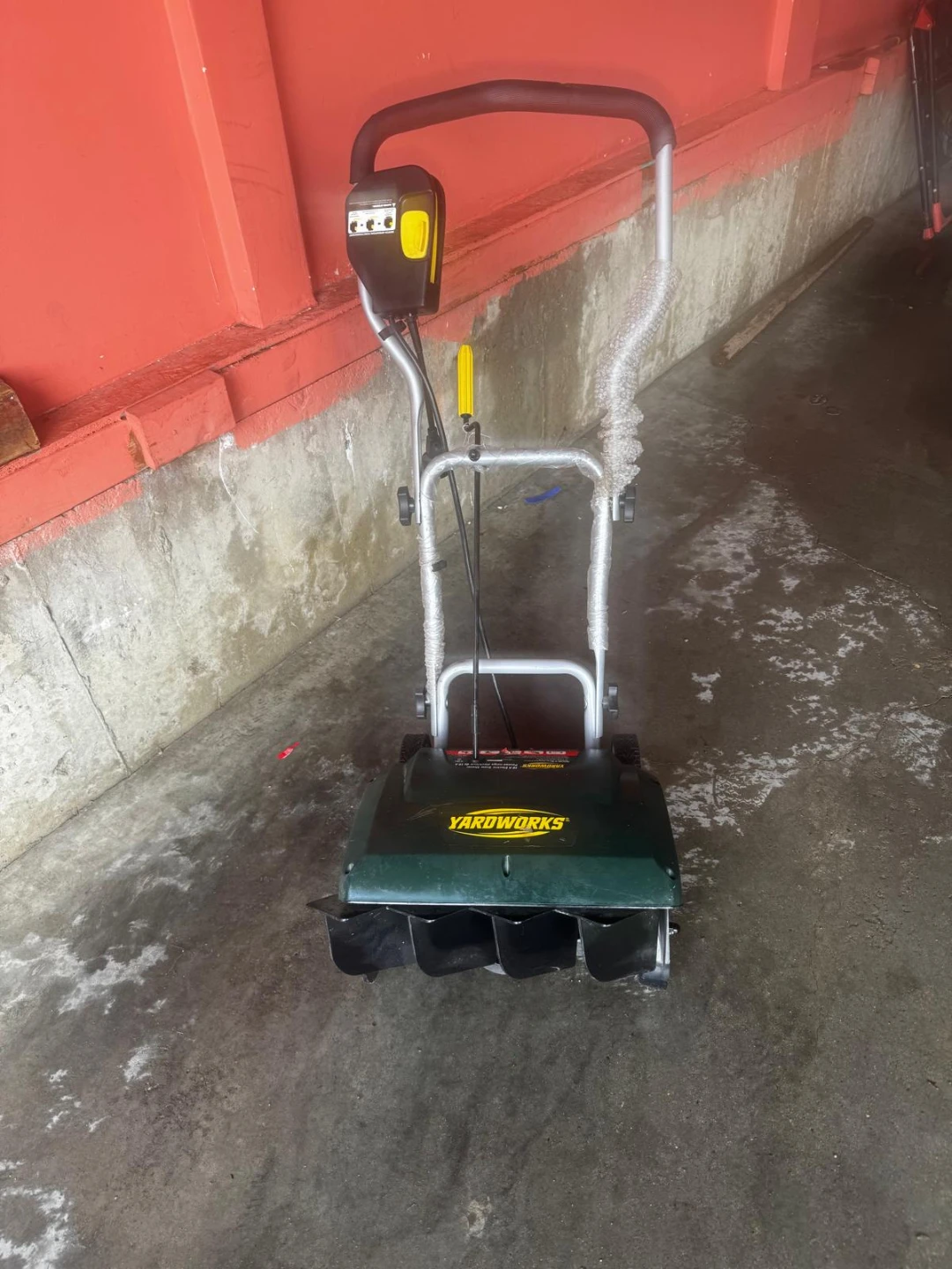 Yardworks Electric Snow Thrower