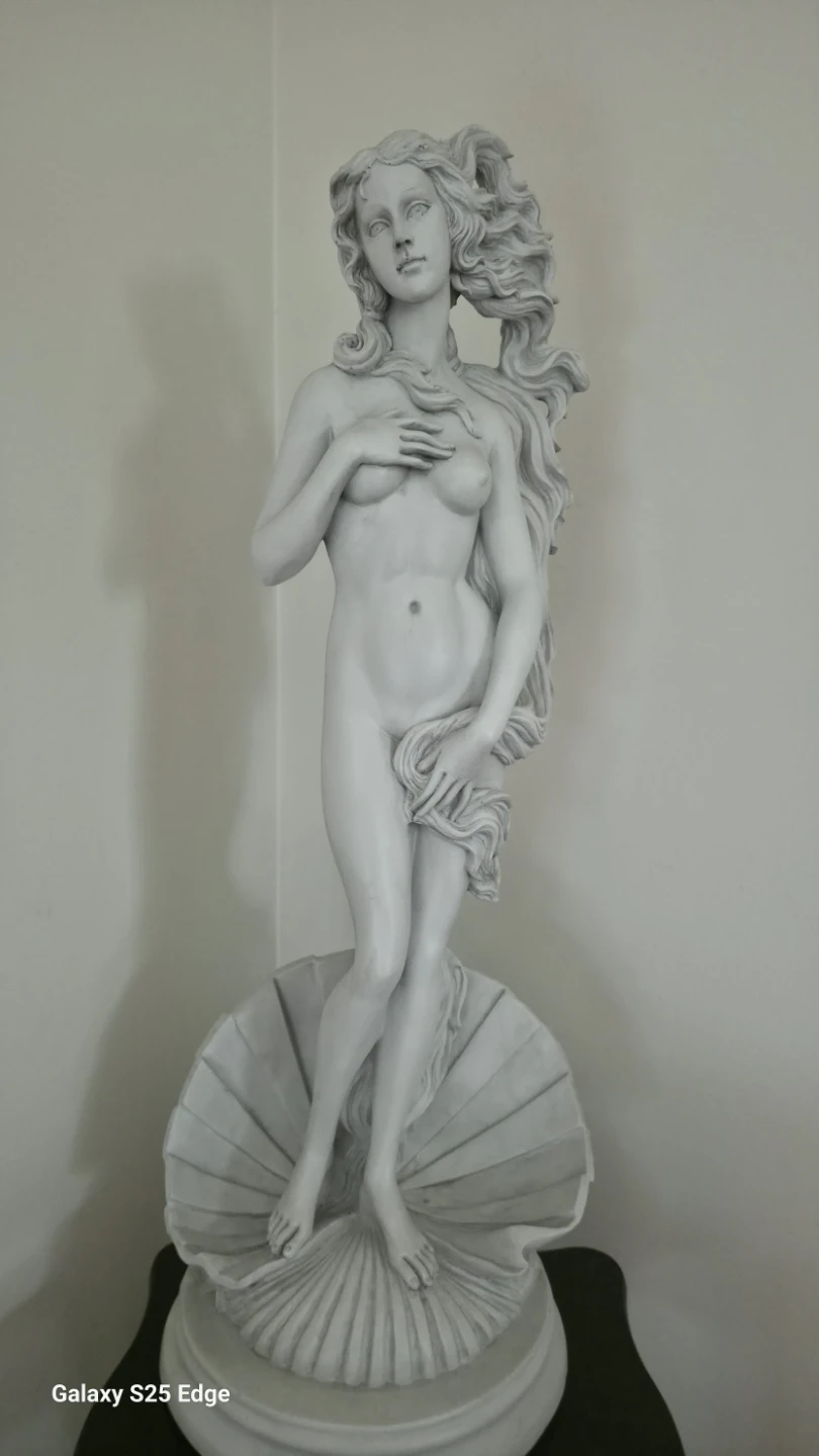 Venus Statue on Seashell Base - photo 3