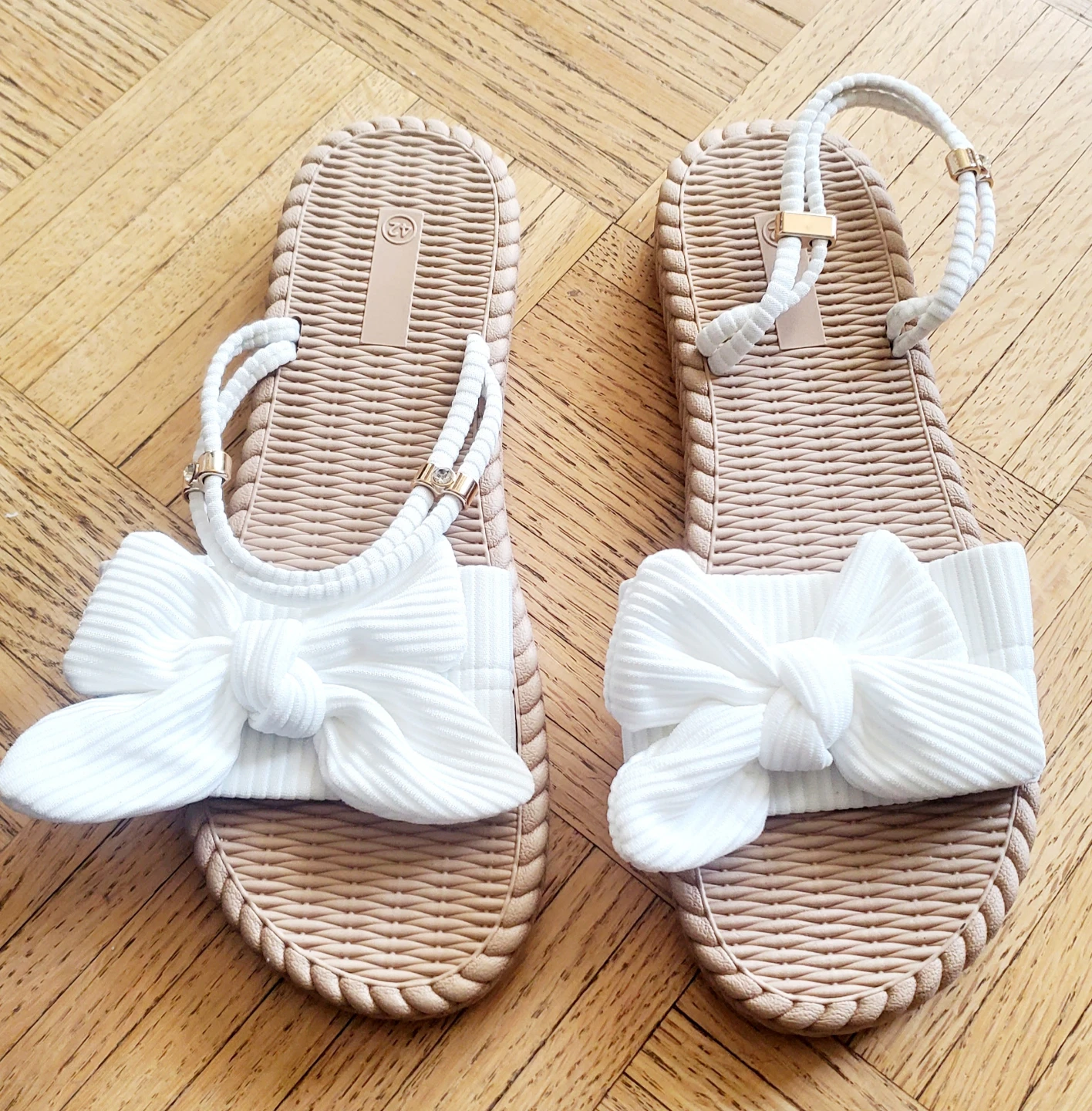 White Bow Sandals Size  EU 42