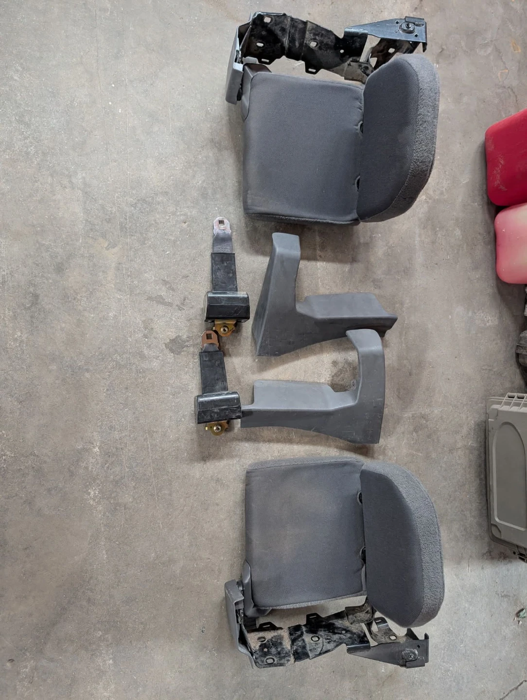 Dark Grey Car Jump Seats with Seatbelts