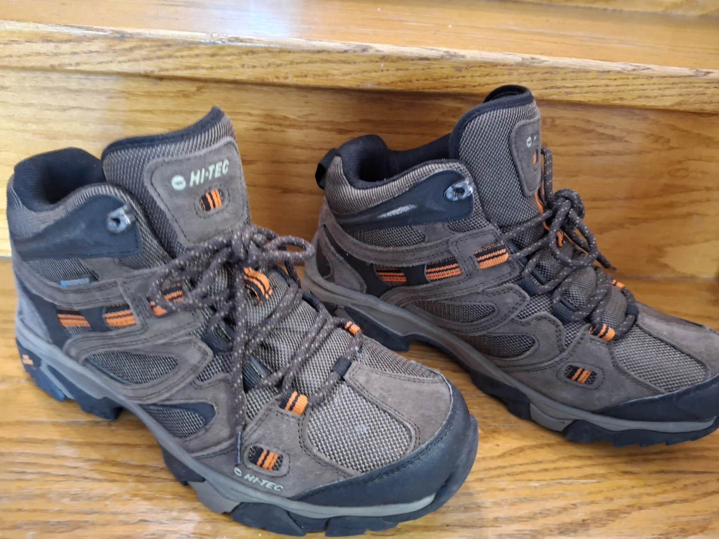 HI-TEC Waterproof Hiking Boots - men's Size 8