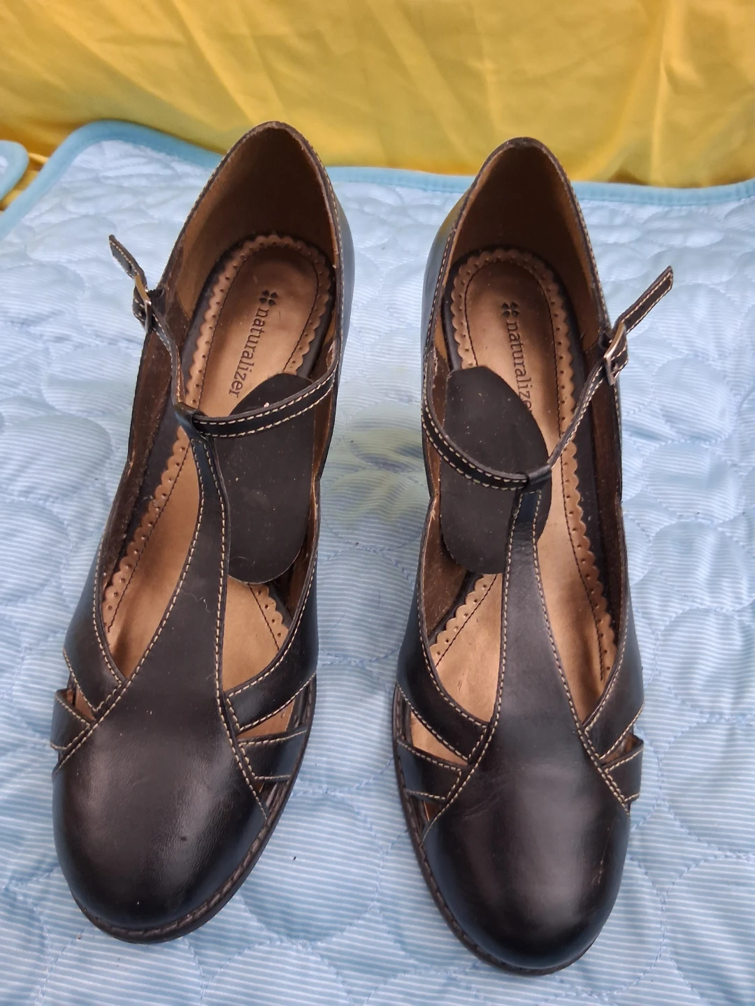 Naturalizer Black Leather T-Strap Heels Women's  9.5W