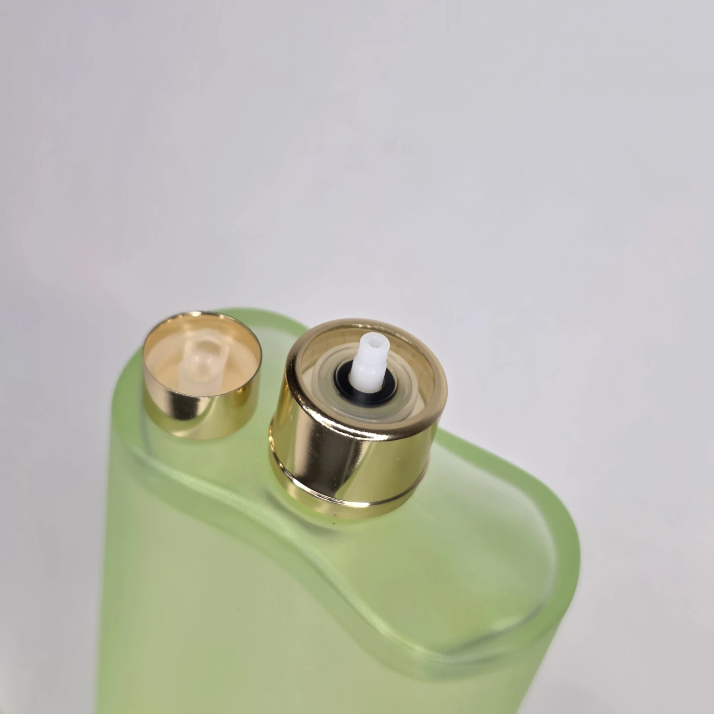 Estee Lauder PURE WHITE LINEN LIGHT BREEZE Eau de Parfum - photo 5
