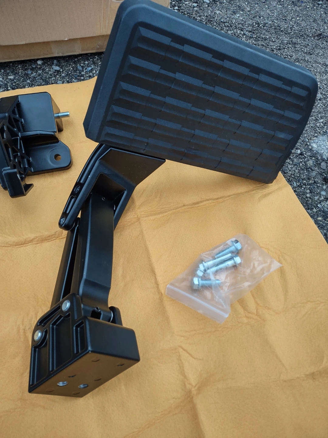 Free delivery, Retractable Truck Bed Step Toyota Tundra or any - photo 4