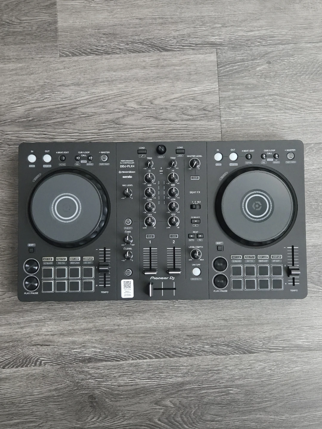 Pioneer DJ DDJ-FLX4 DJ Controller with Carrying Case