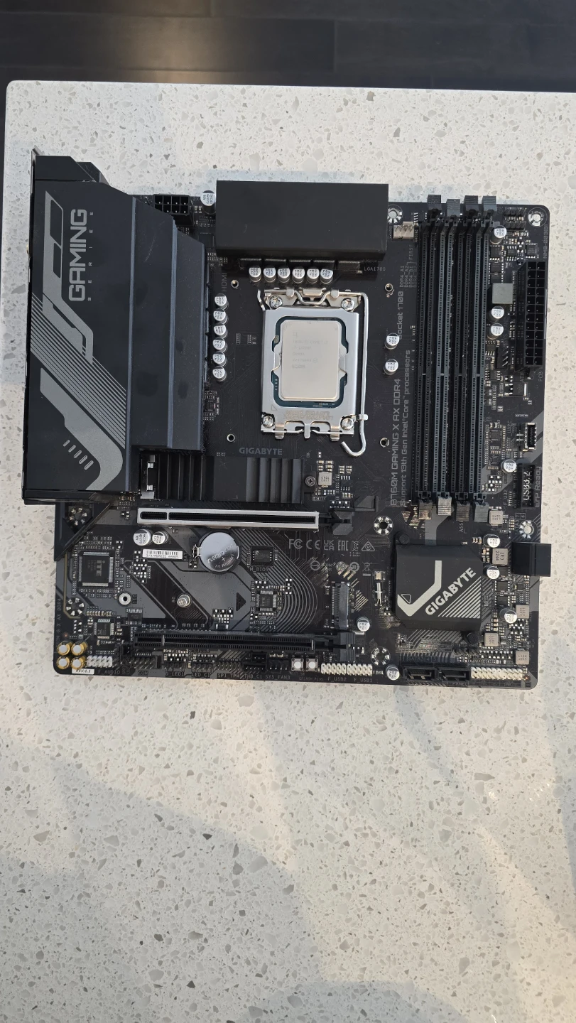 Intel Core i7-13700F CPU + Gigabyte B760M Motherboard