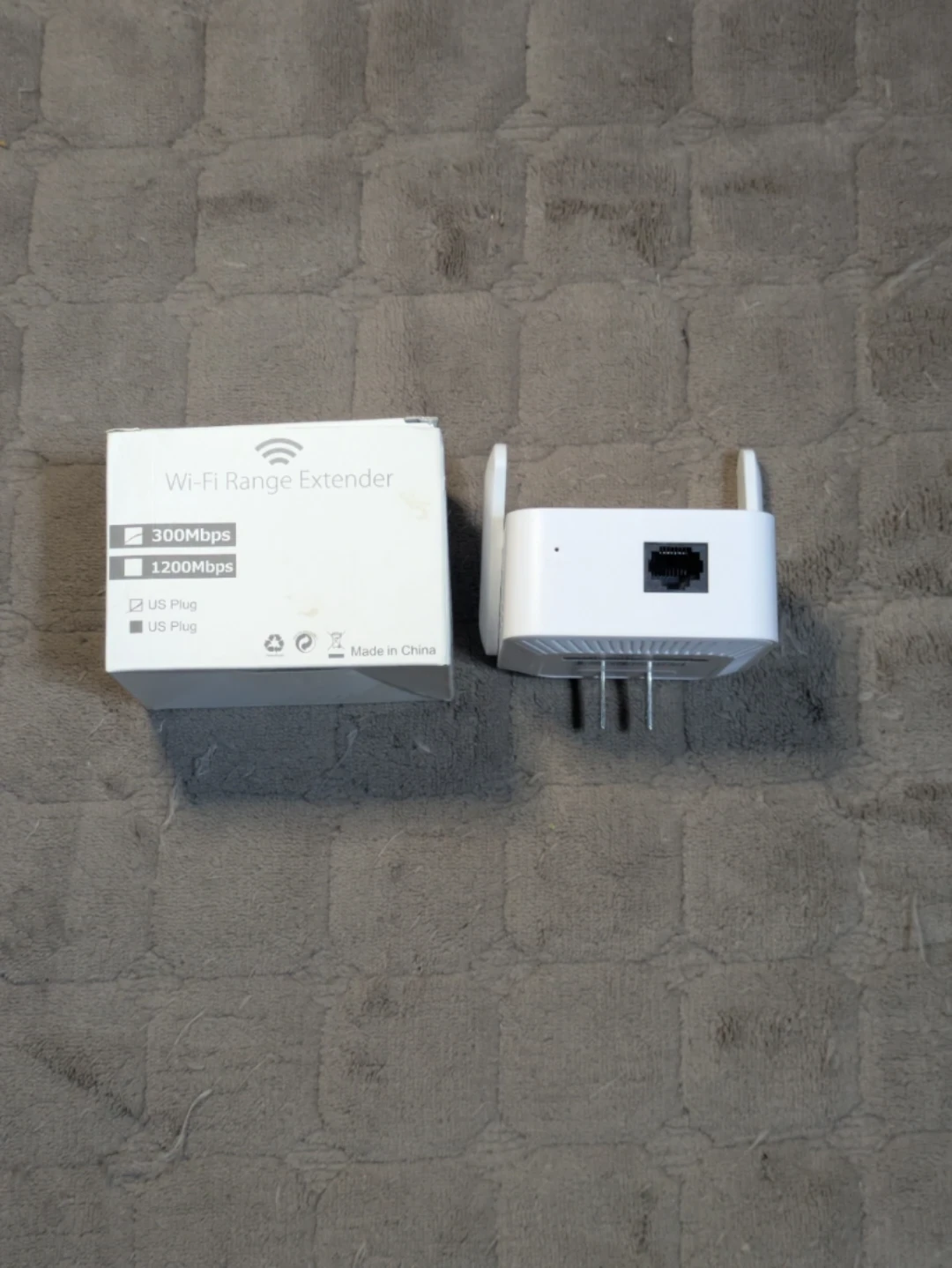 300Mbps WiFi Range Extender - photo 3