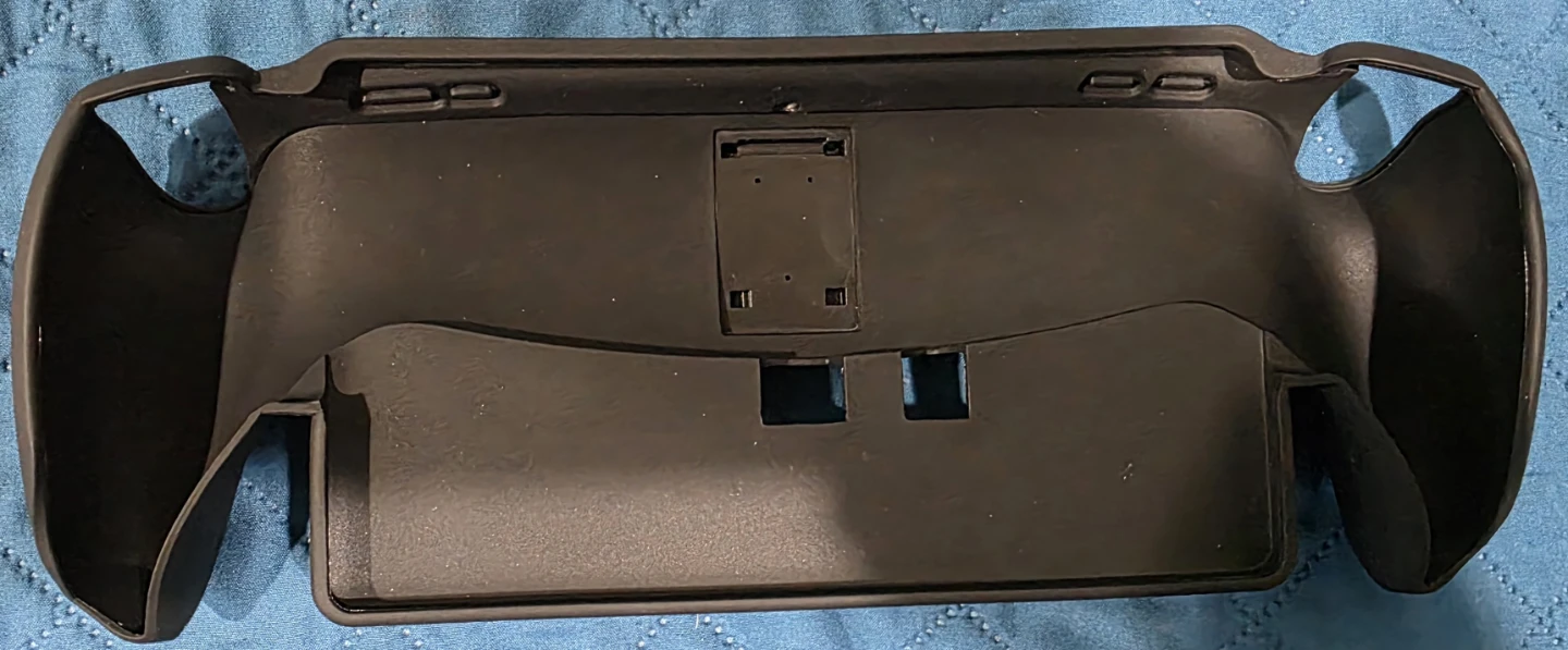 LNIB Playstation Portal With Case And Silicone Skin - photo 4